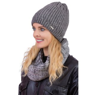 Strickmütze mit Pailletten