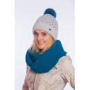 Strickmütze mit Strickpompon
