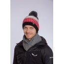 Strickmütze mit Strickpompon