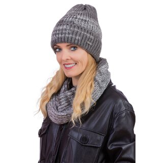 Damenmütze mit Pailletten und Umschlag